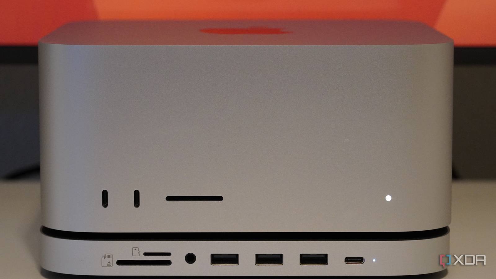 The front I/O ports on the Satechi Stand & Hub.