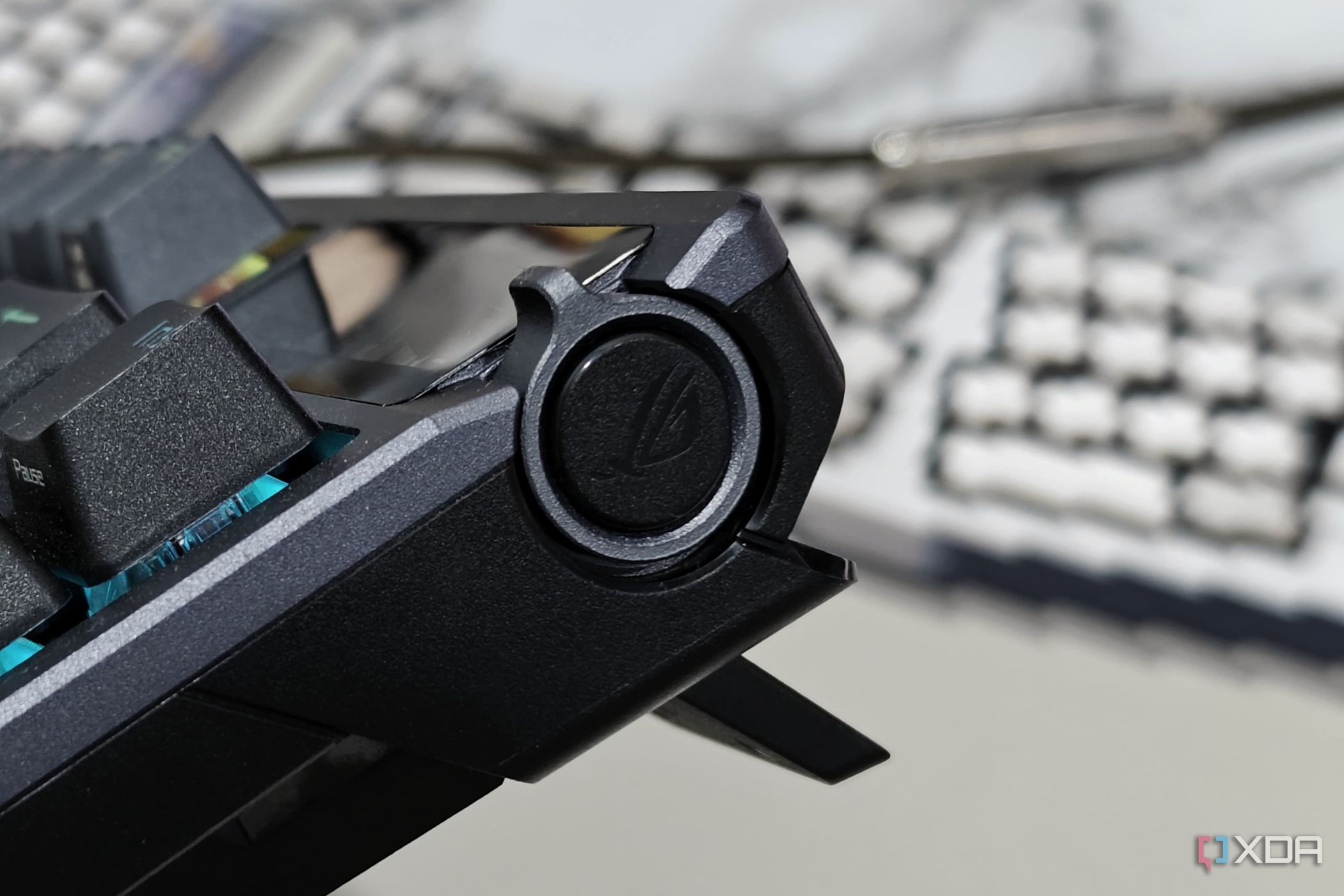 An image showing the ASUS ROG Azoth keyboard dial.