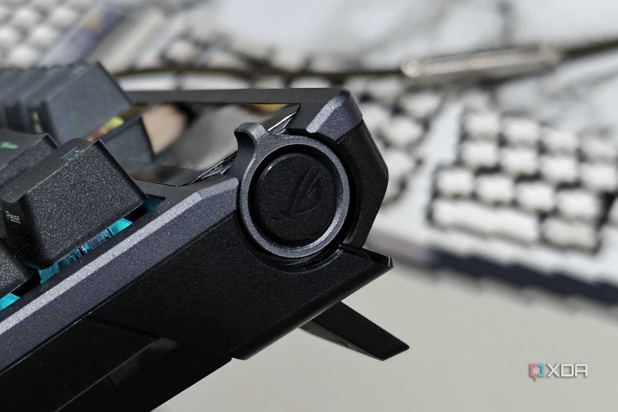 An image showing the ASUS ROG Azoth keyboard dial.