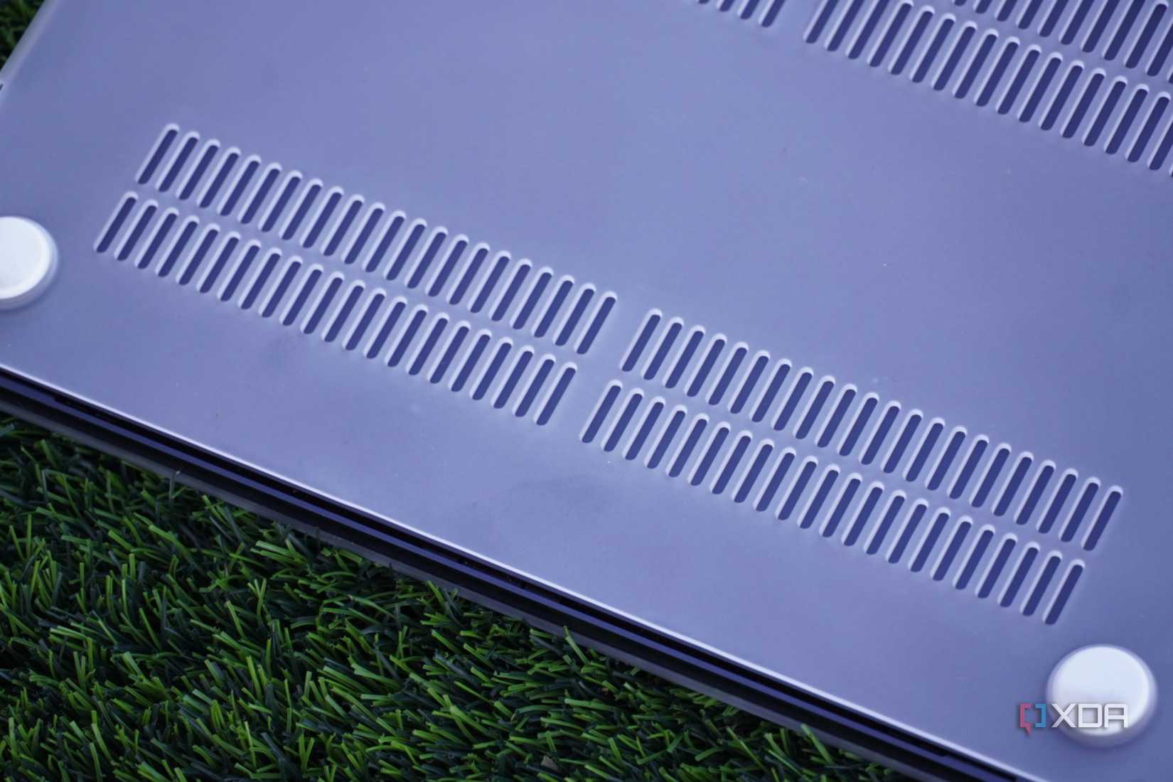 Do laptop cases cause overheating?