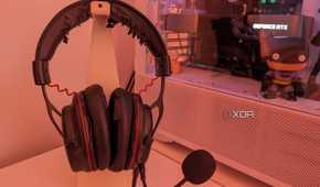 EKSA E900 Pro gaming headset next to a PC