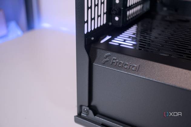 Fractal Design North internal branding