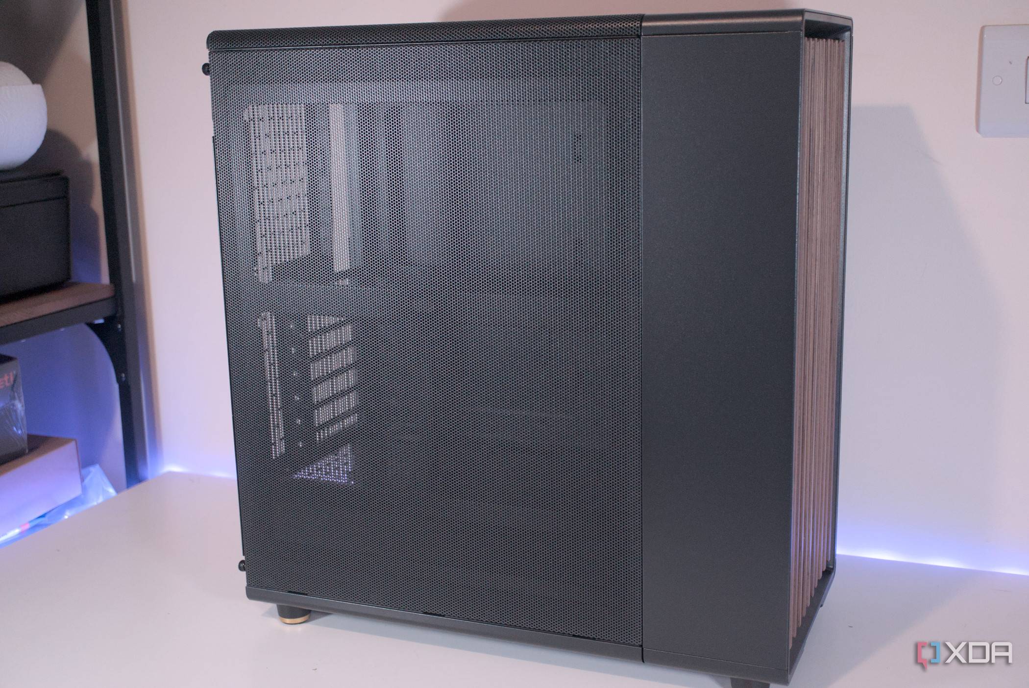 Fractal Design North side view