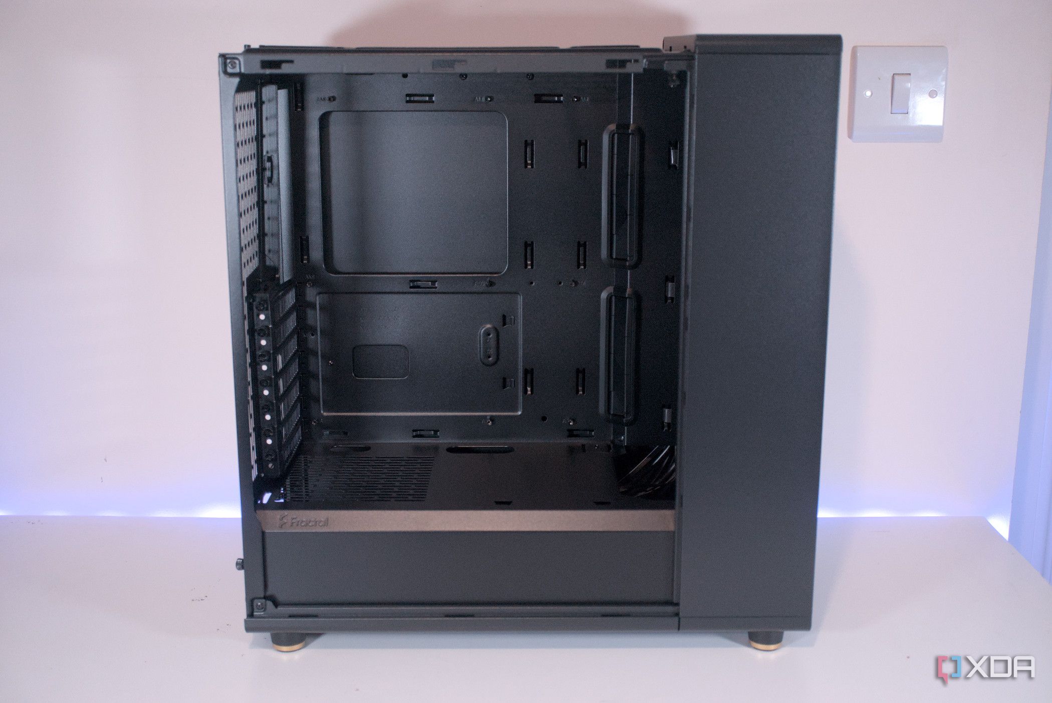 Looking inside the Fractal Design North