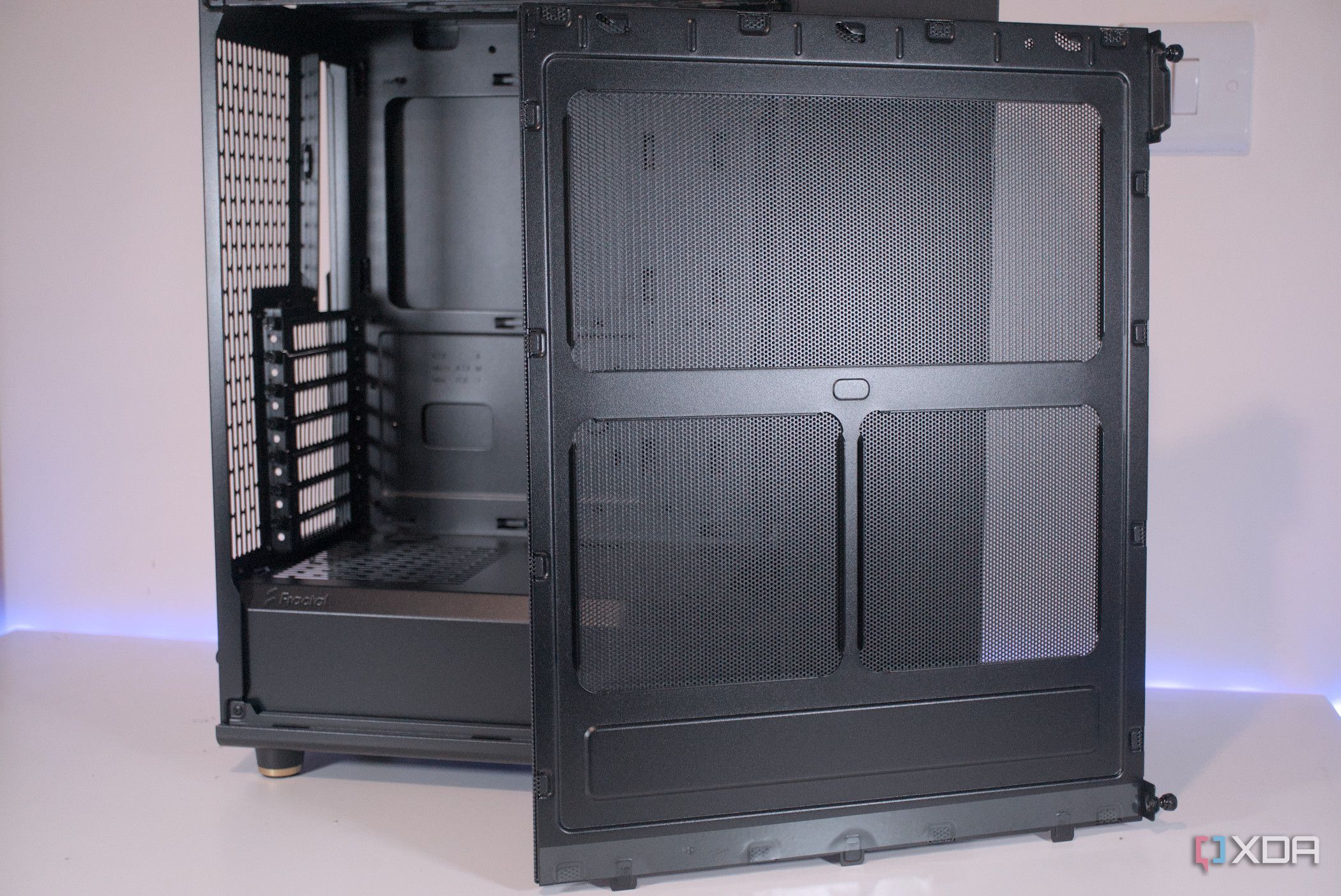 Rear of the Fractal Design North side panel