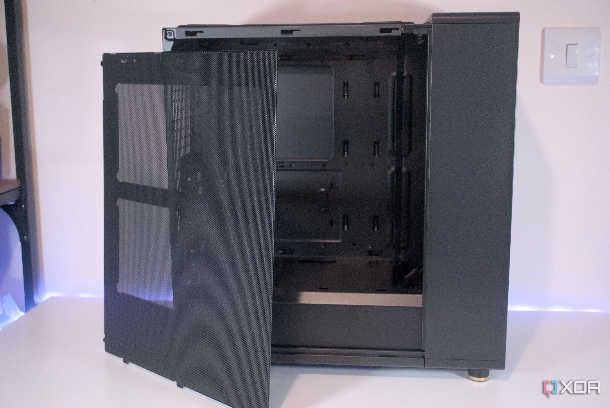 fractal-design-north-side-mesh-panel-removed