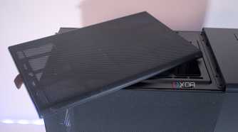 Removing the Fractal Design North top panel