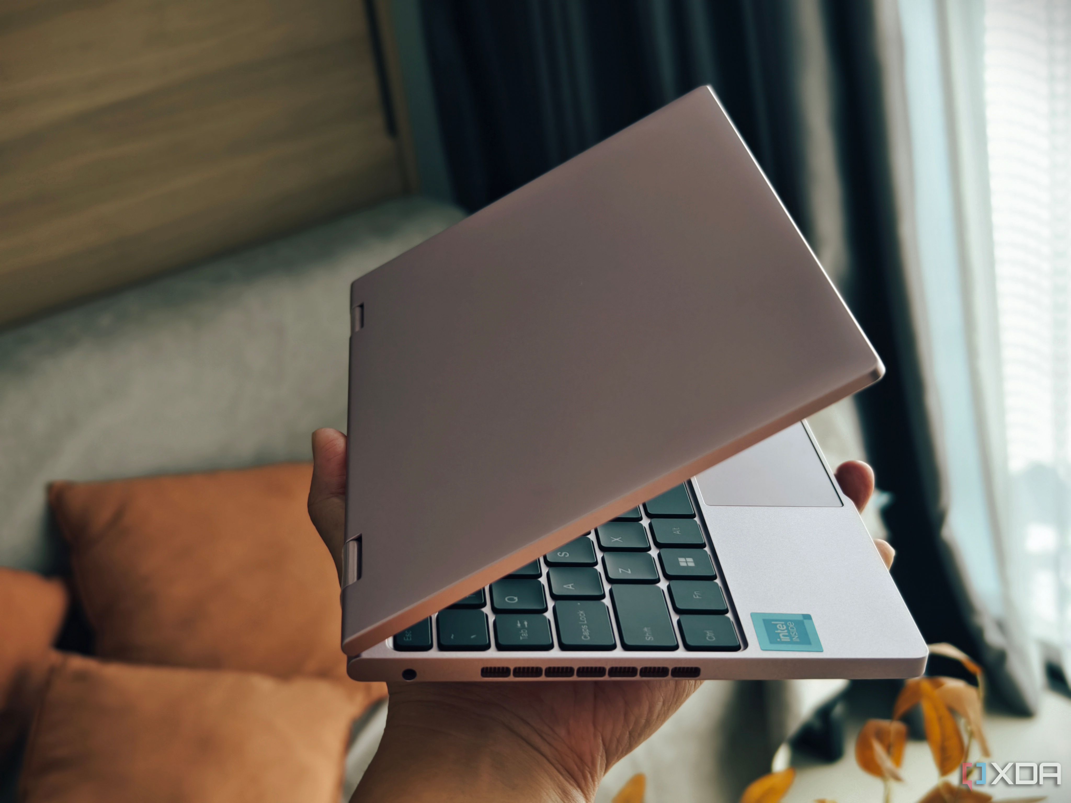 Chuwi MiniBook X review: Small, inexpensive laptop with one niche