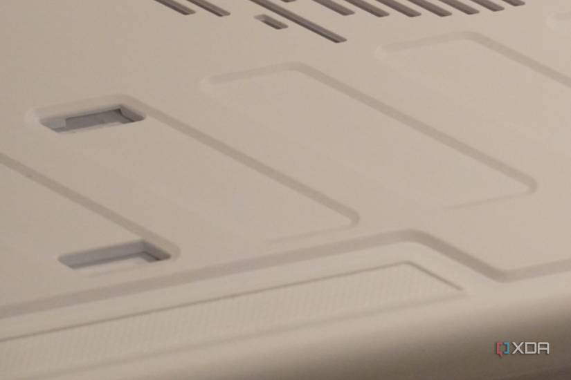 The mounting points for velcro straps on the Jsaux Modcase.