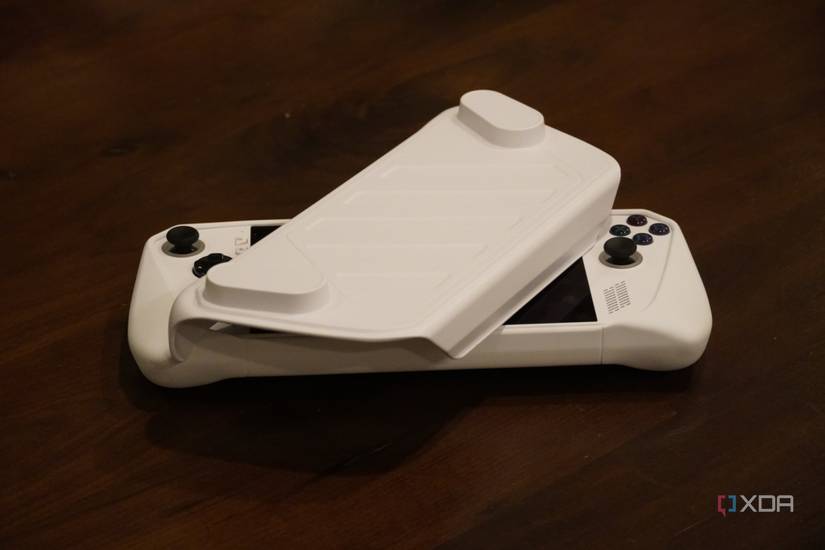 The plastic cover on the Jsaux Modcase.