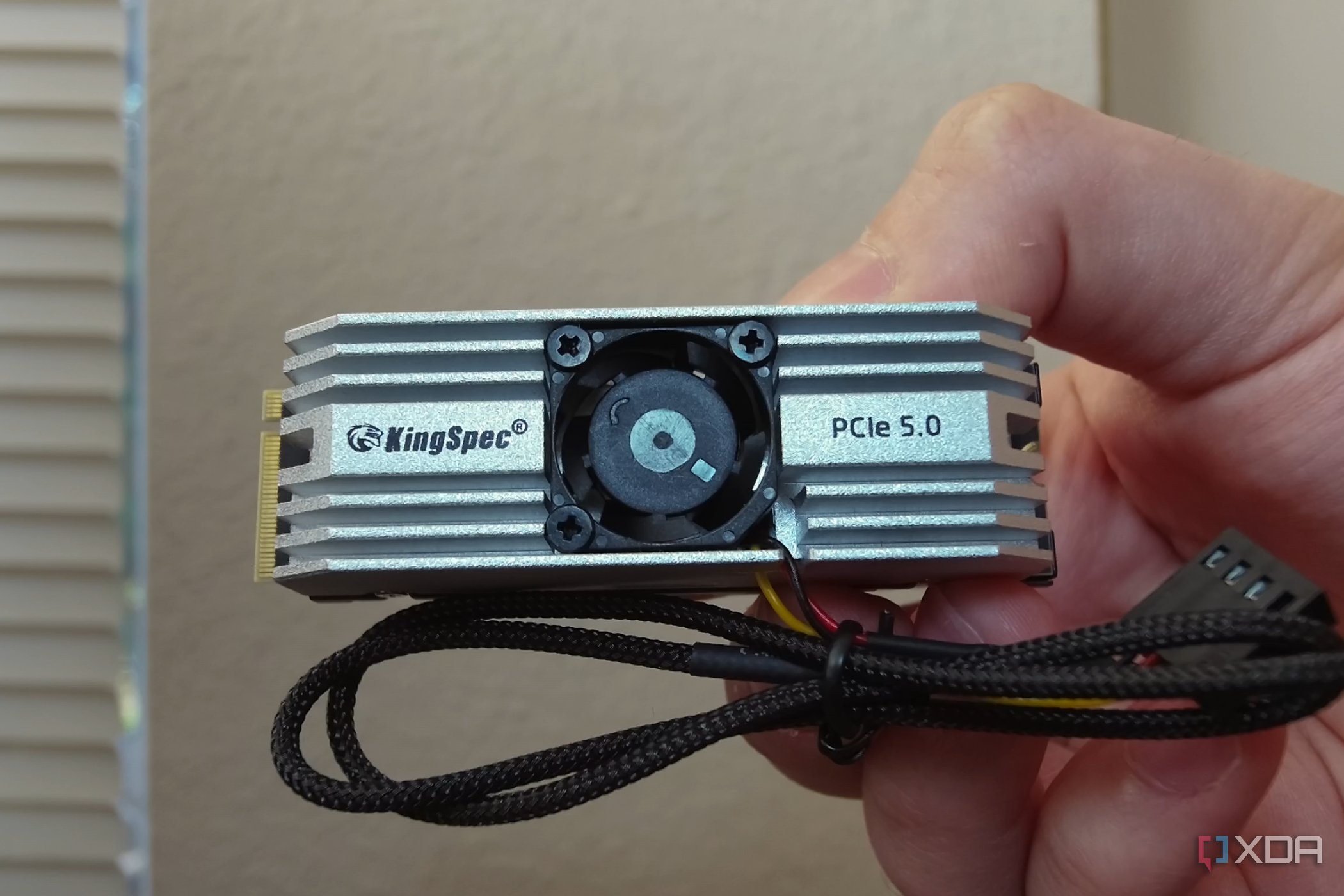 KingSpec VP101 SSD in a hand.