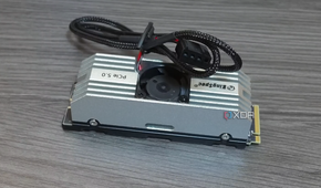 KingSpec VP101 SSD with a focus on the fan cable.
