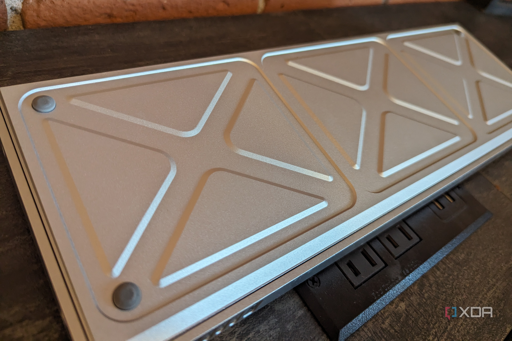 A closeup of the Lemokey L3's back