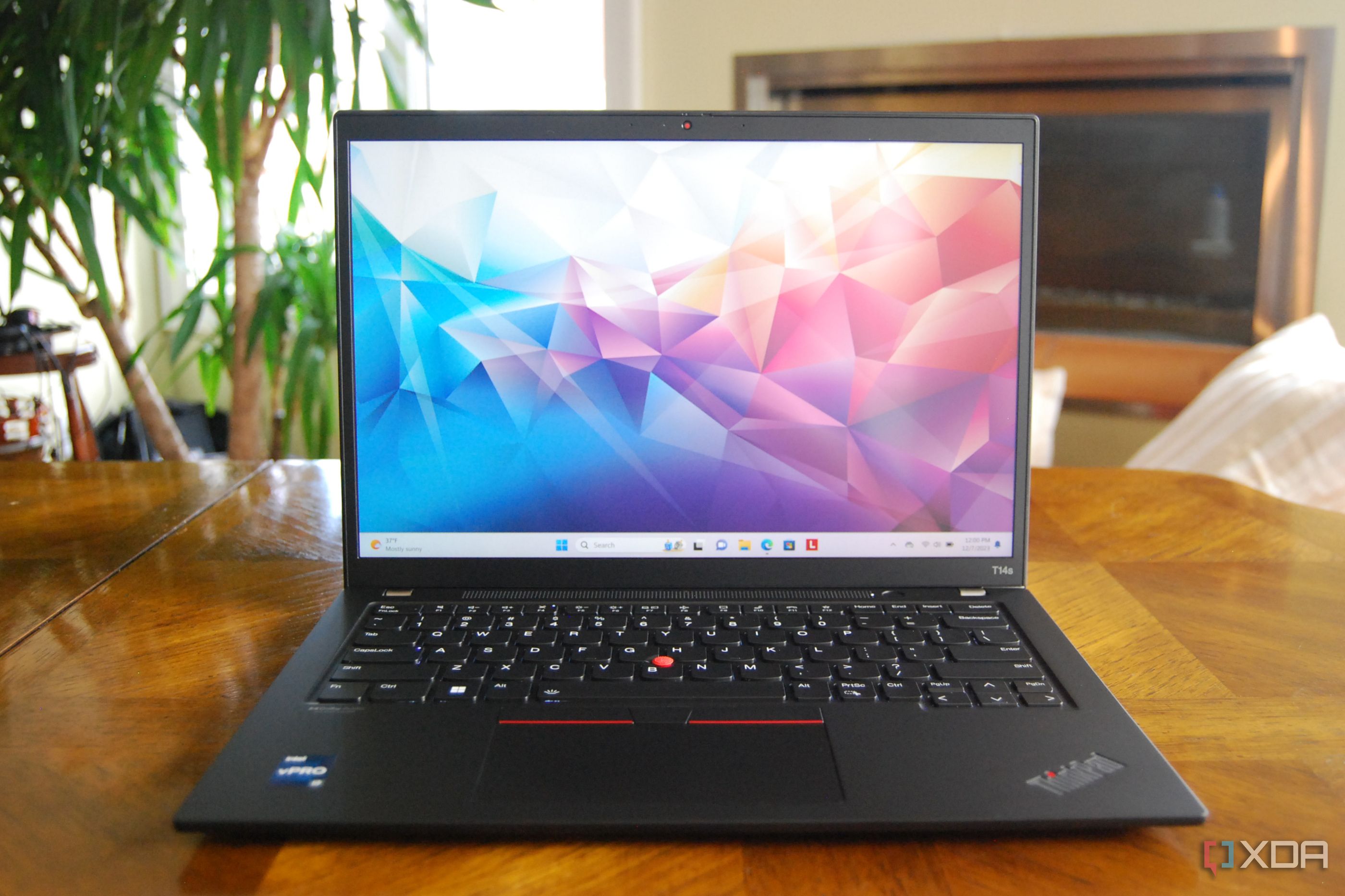 【保証あり】ThinkPad T14s Gen4 LTE搭載 Zen4世代のRyzen 7 PRO 7840Uを搭載したレノボ ThinkPad T14s