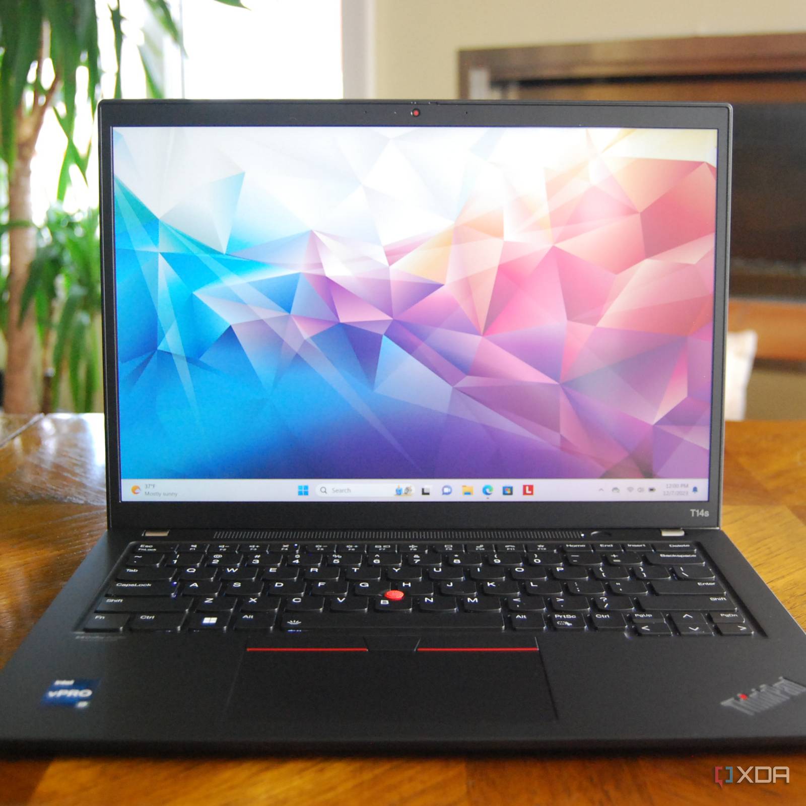 Lenovo ThinkPad T14s (Gen 4) review: A more mobile version