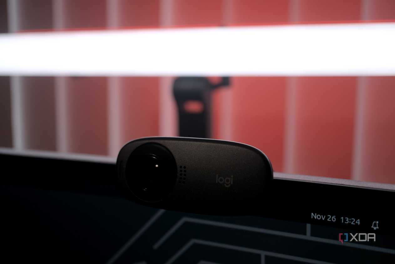 Testing the Logitech Litra Beam XL with a webcam