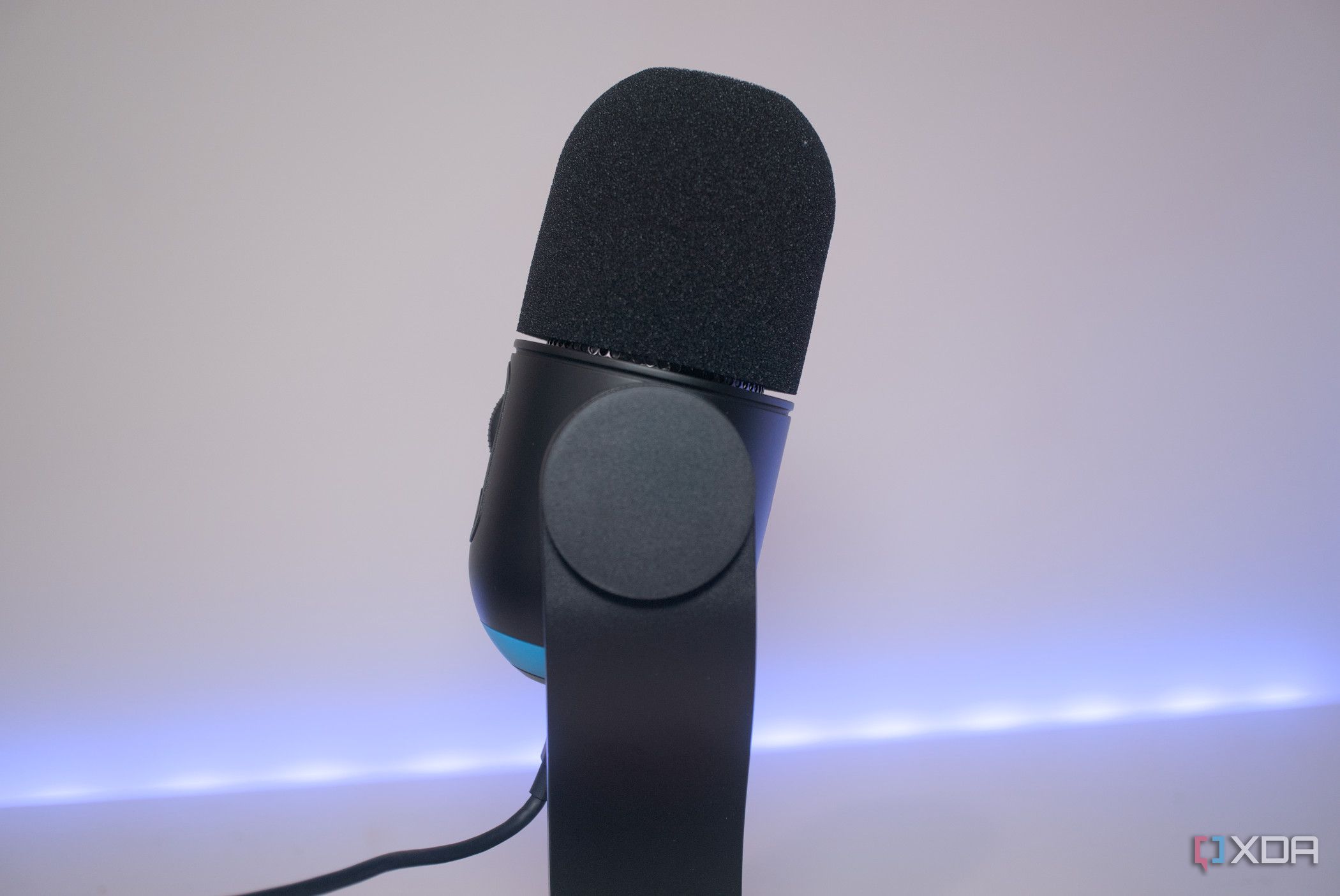 Side view of the Logitech Yeti GX