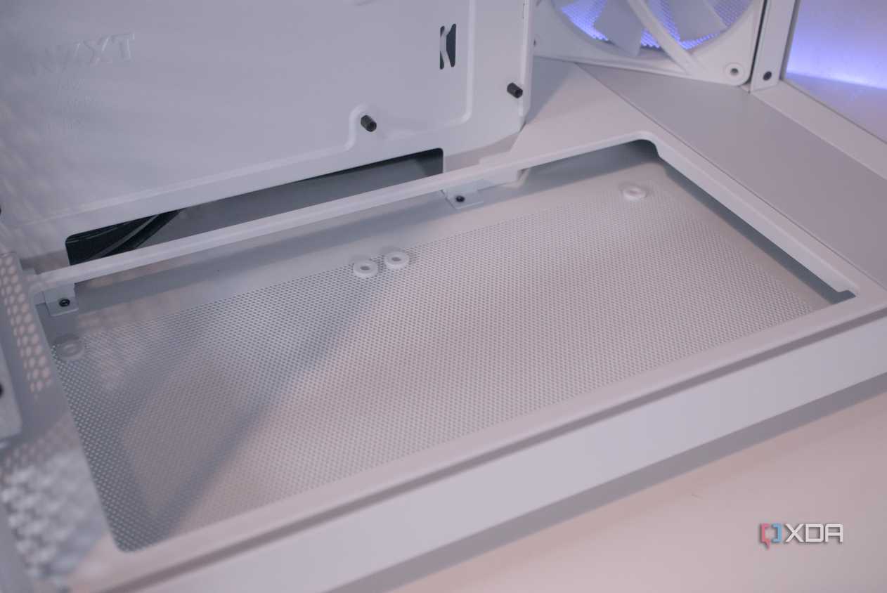 NZXT H6 Flow RGB bottom fan mounts