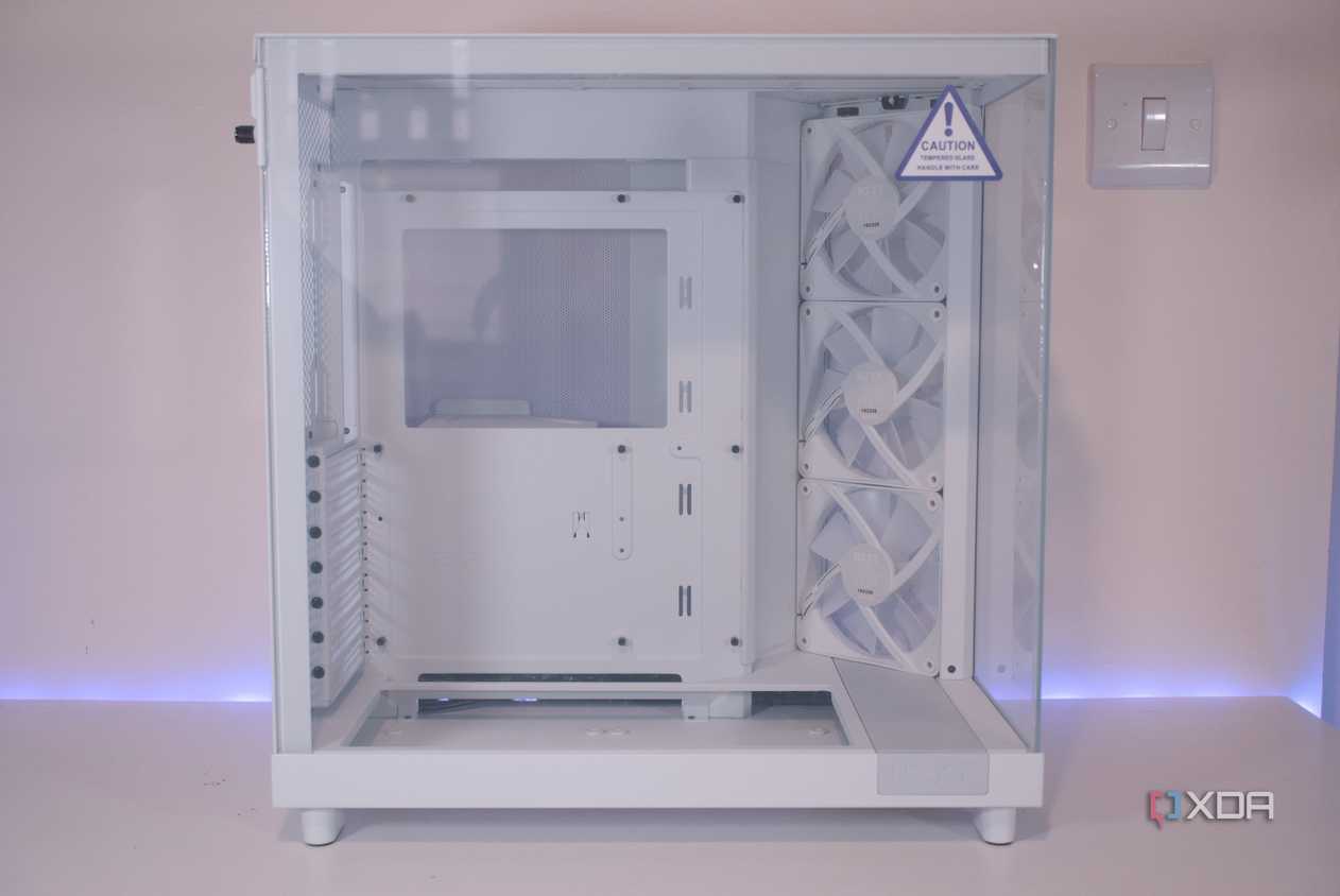 Side view of the NZXT H6 Flow RGB