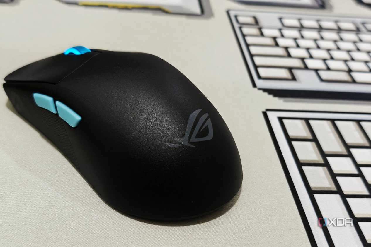 An image showing the ROG Logo on Harpe Ace Aim Lab Edition gaming mouse's palm rest area.