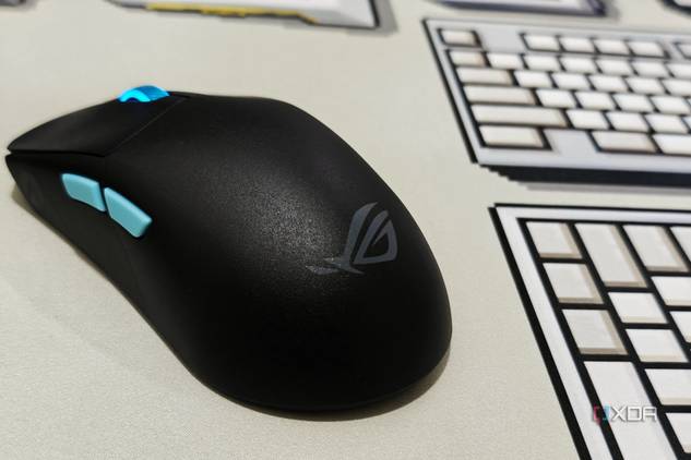 An image showing the ROG Logo on Harpe Ace Aim Lab Edition gaming mouse's palm rest area.