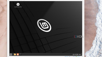 A screenshot of the main Linux Mint desktop showing the Install Linux Mint option