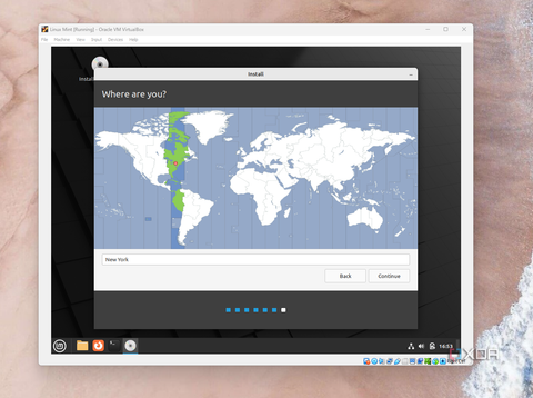 A screenshot of the proccess of choosing a region in Linux Mint