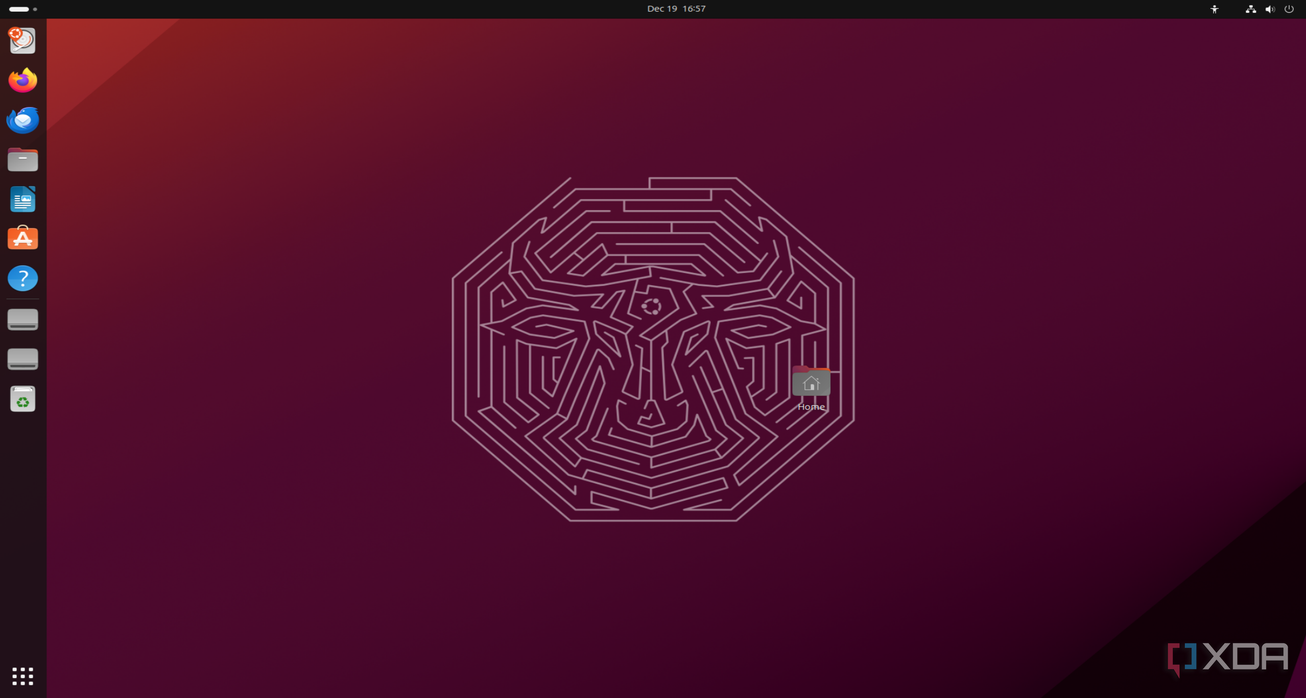 A screenshot of the Ubuntu 23.10 Default Desktop