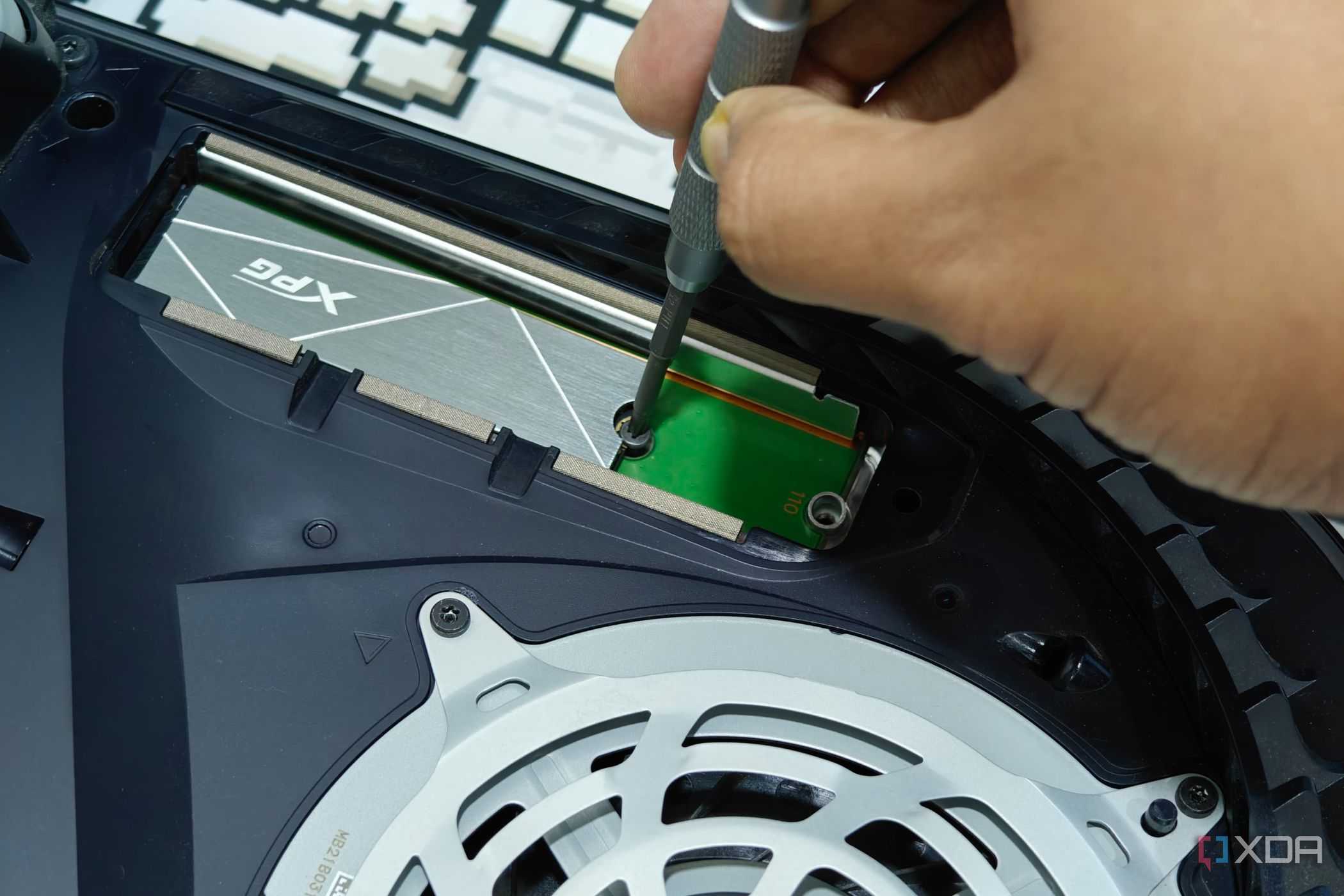 Screw PS5 SSD