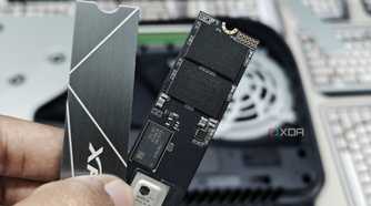 An image showing the XPG Gammix S50 LITE SSD and its heatsink.