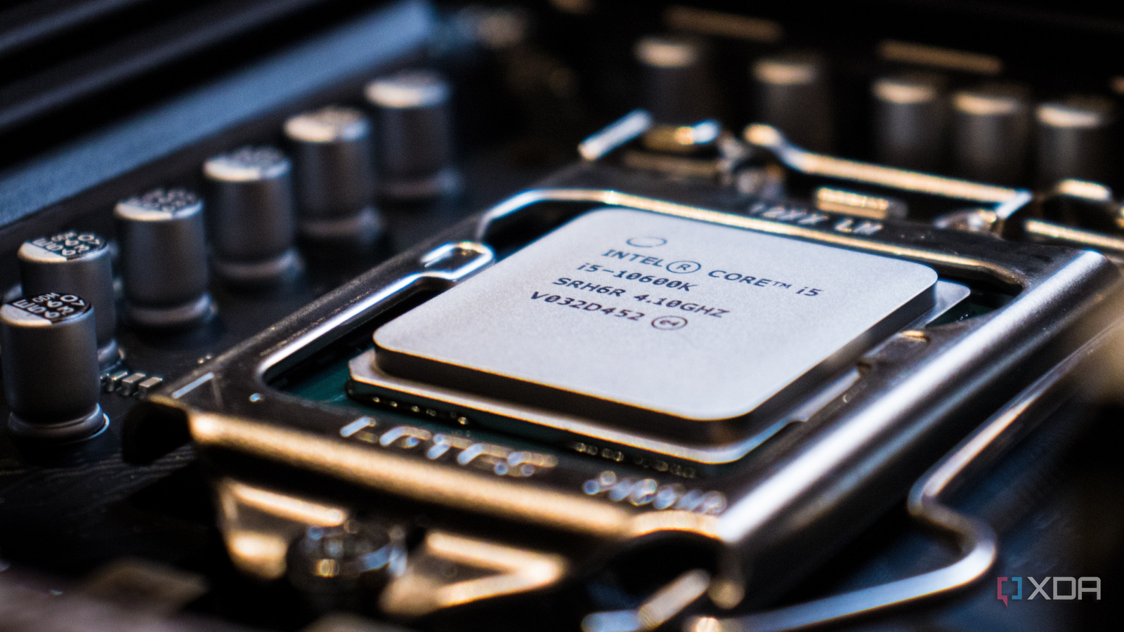 A maioria das pessoas culpa a GPU, mas a CPU costuma ser o verdadeiro gargalo
