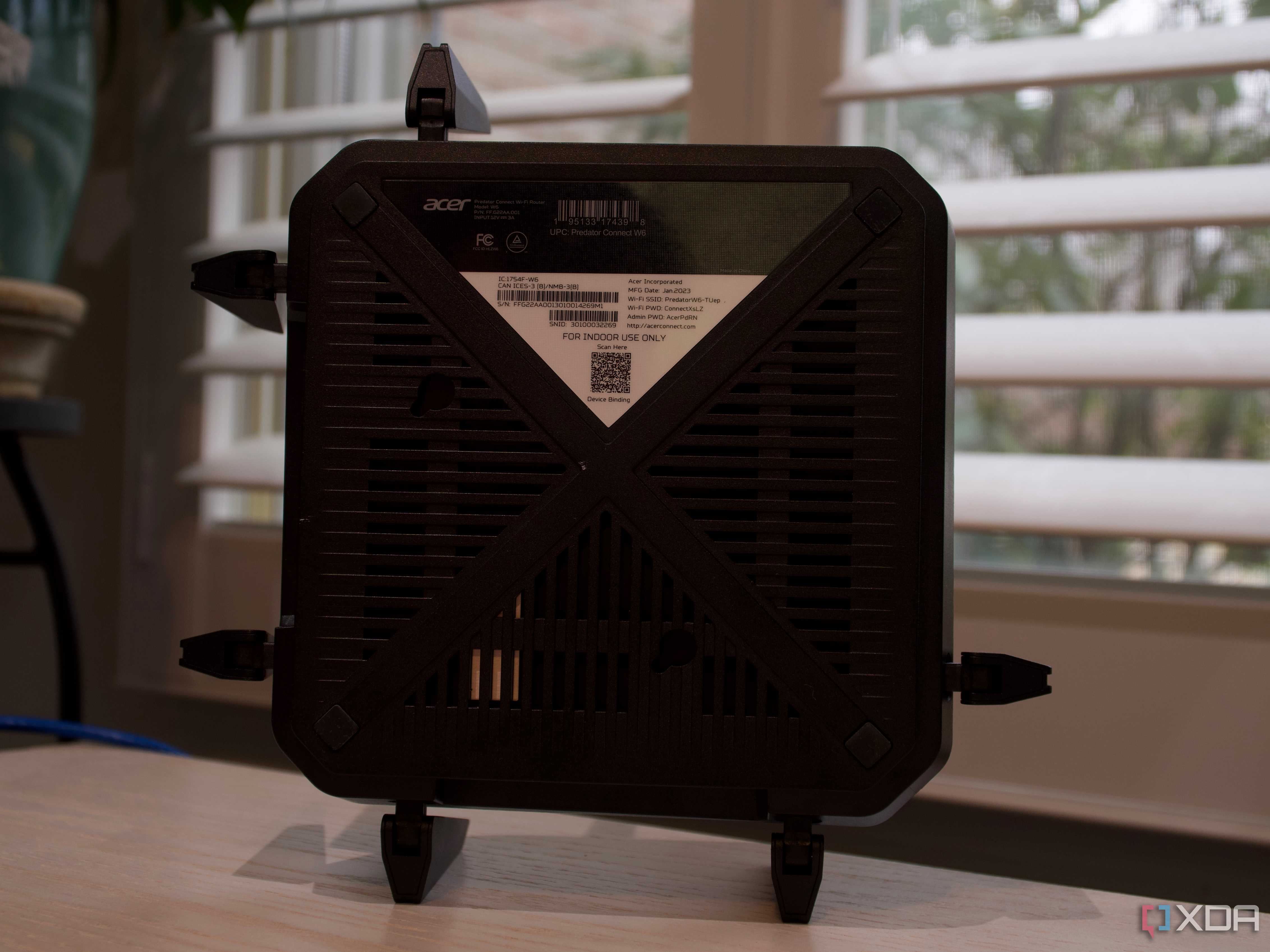 Acer Predator Connect W6 router bottom with wall-mount holes