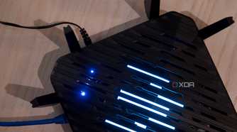 Acer Predator Connect W6 lights next to antennas for calibration