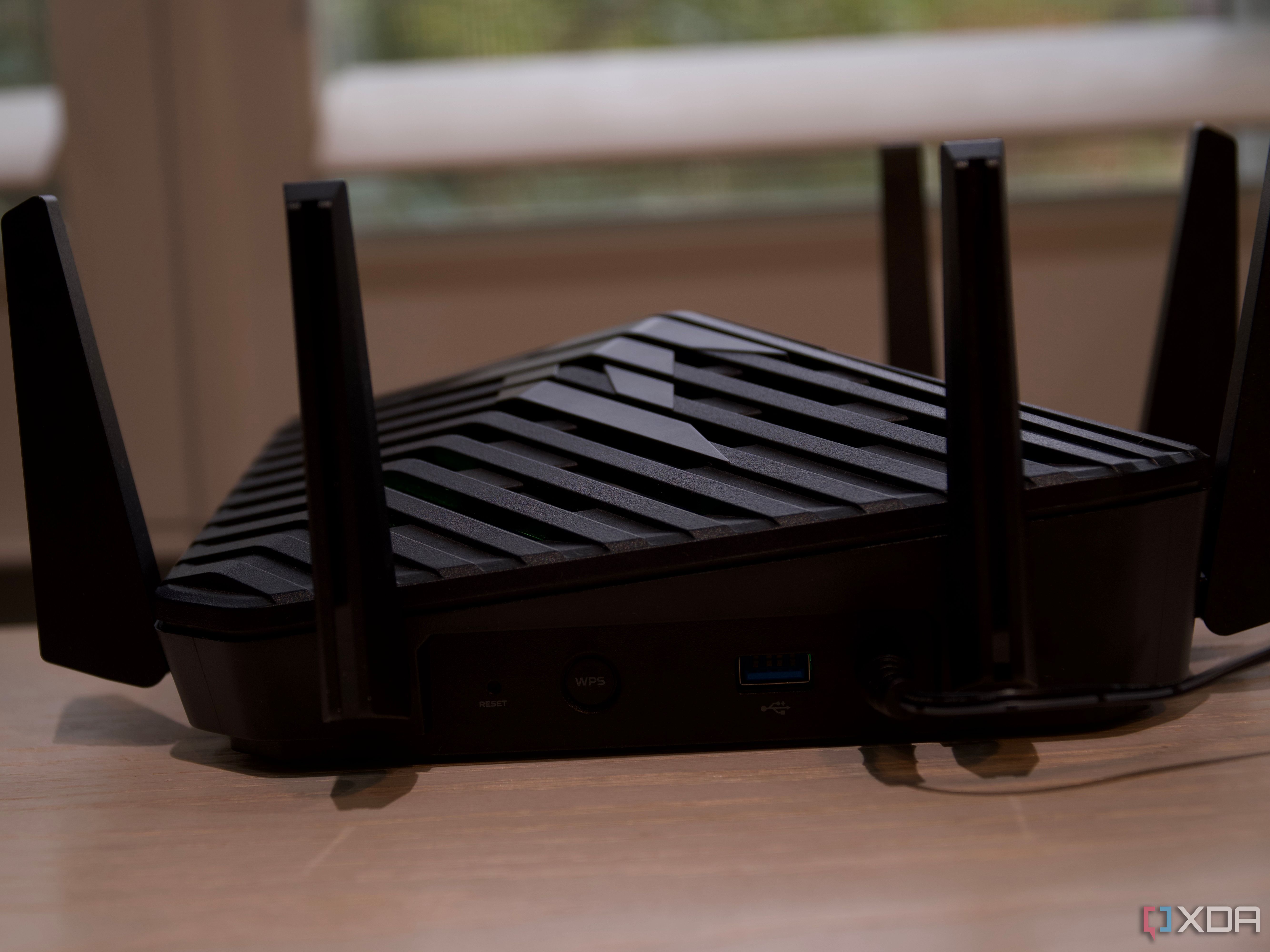 Acer Predator Connect W6 USB and power port