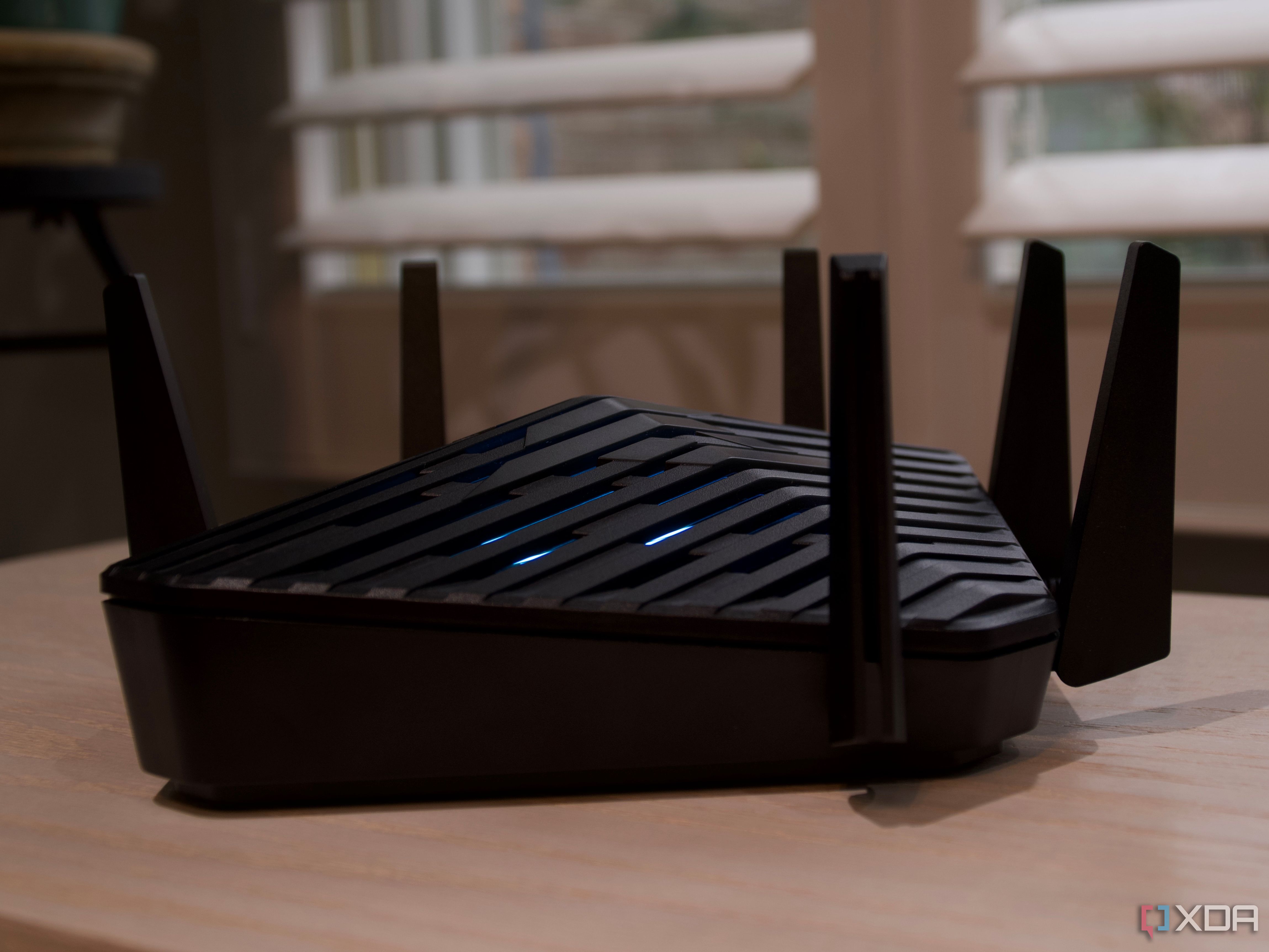 Acer Predator Connect W6 right side, no ports