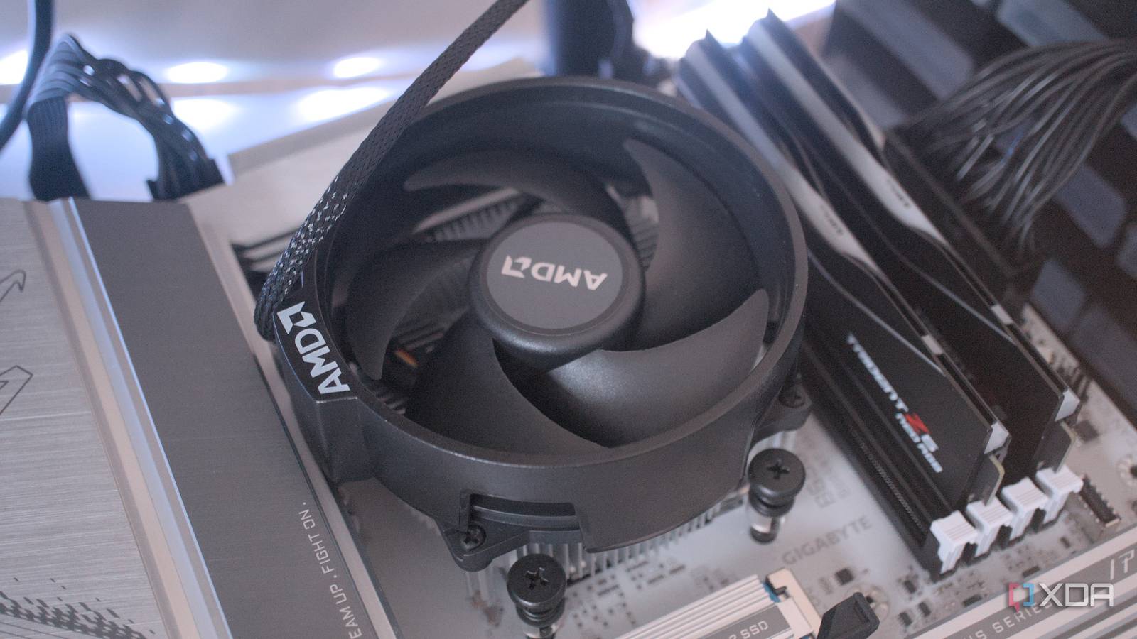 La fonction cachée de votre connecteur de ventilateur sur carte mère