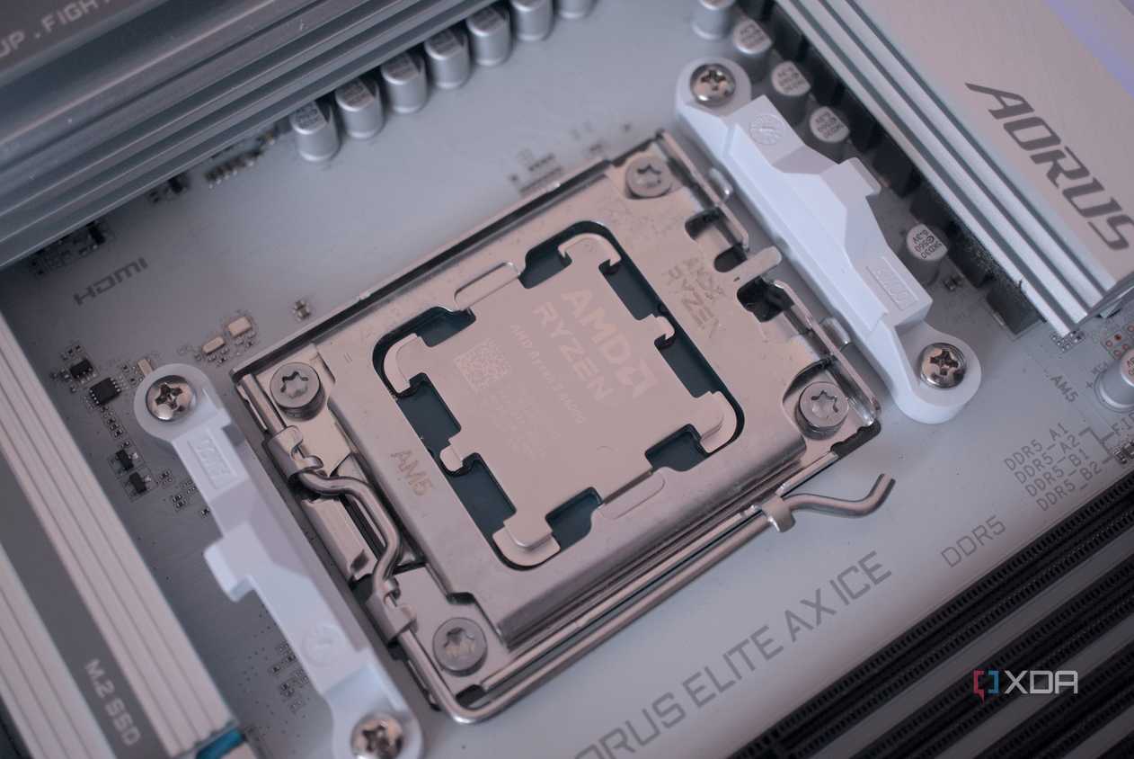 AMD Ryzen 5 8600G installed