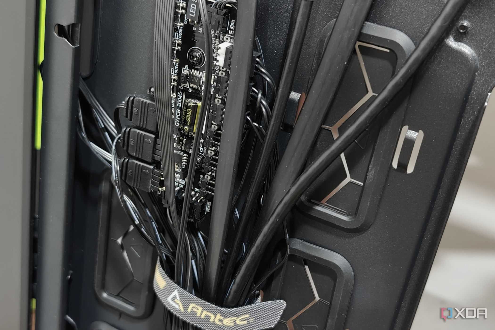 An image showing some cables that are neatly managed inside the Antec P20C.