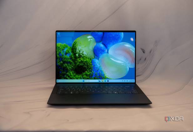 Front view f the Dell XPS 14 in Graphite