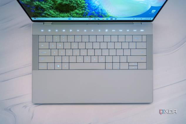 Overhead of the keyboard in the Dell XPS 14 in Platinum