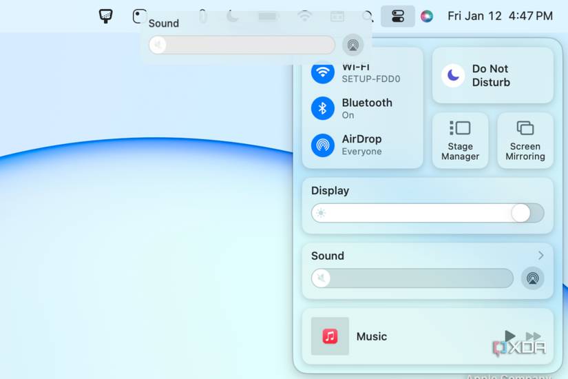 Dragging a sound icon from the Control Center to the menu bar.
