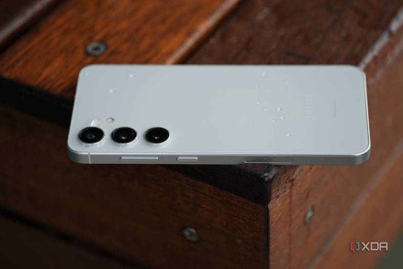 Galaxy S24 Plus side railings