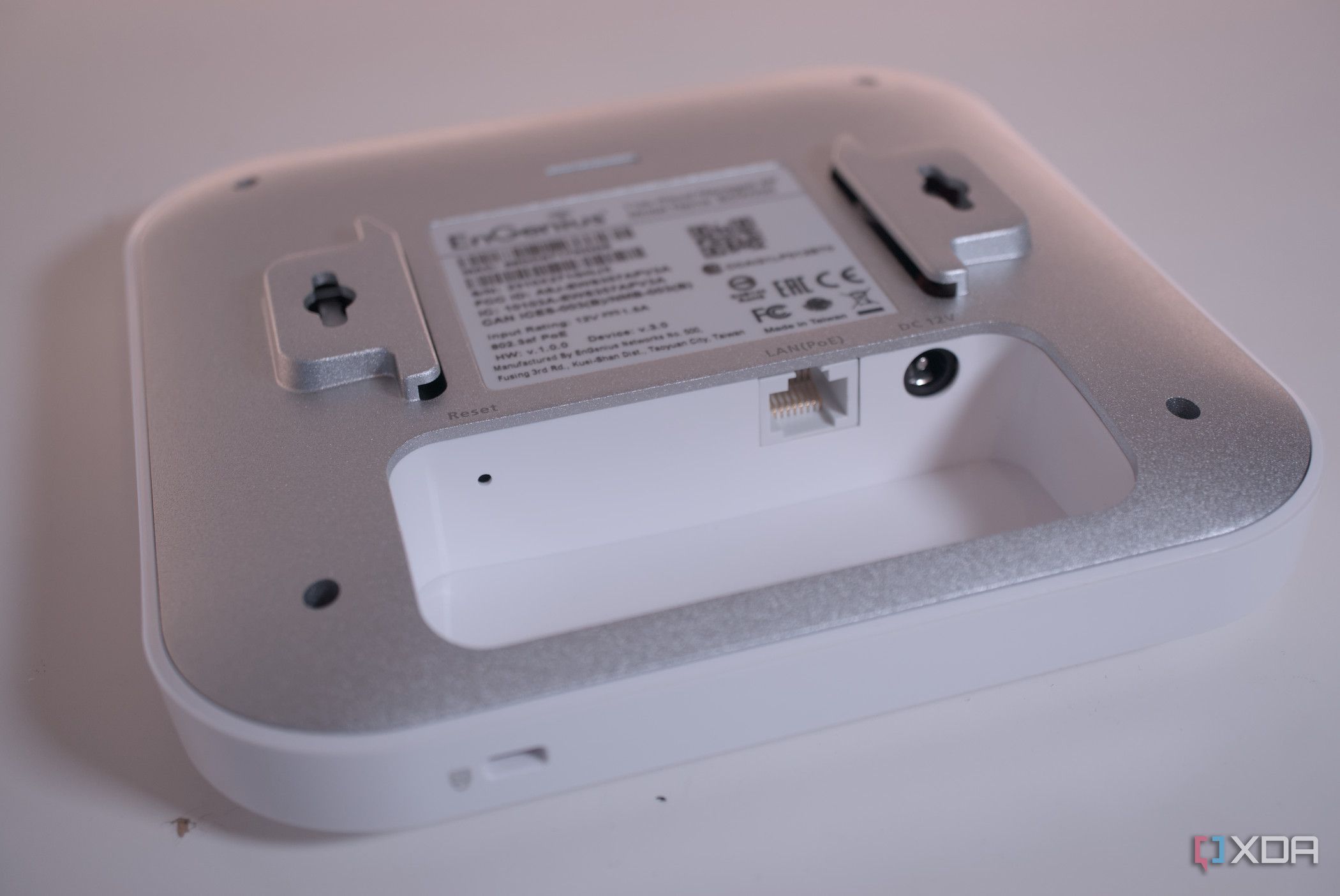 Bottom of the EnGenius ECW220