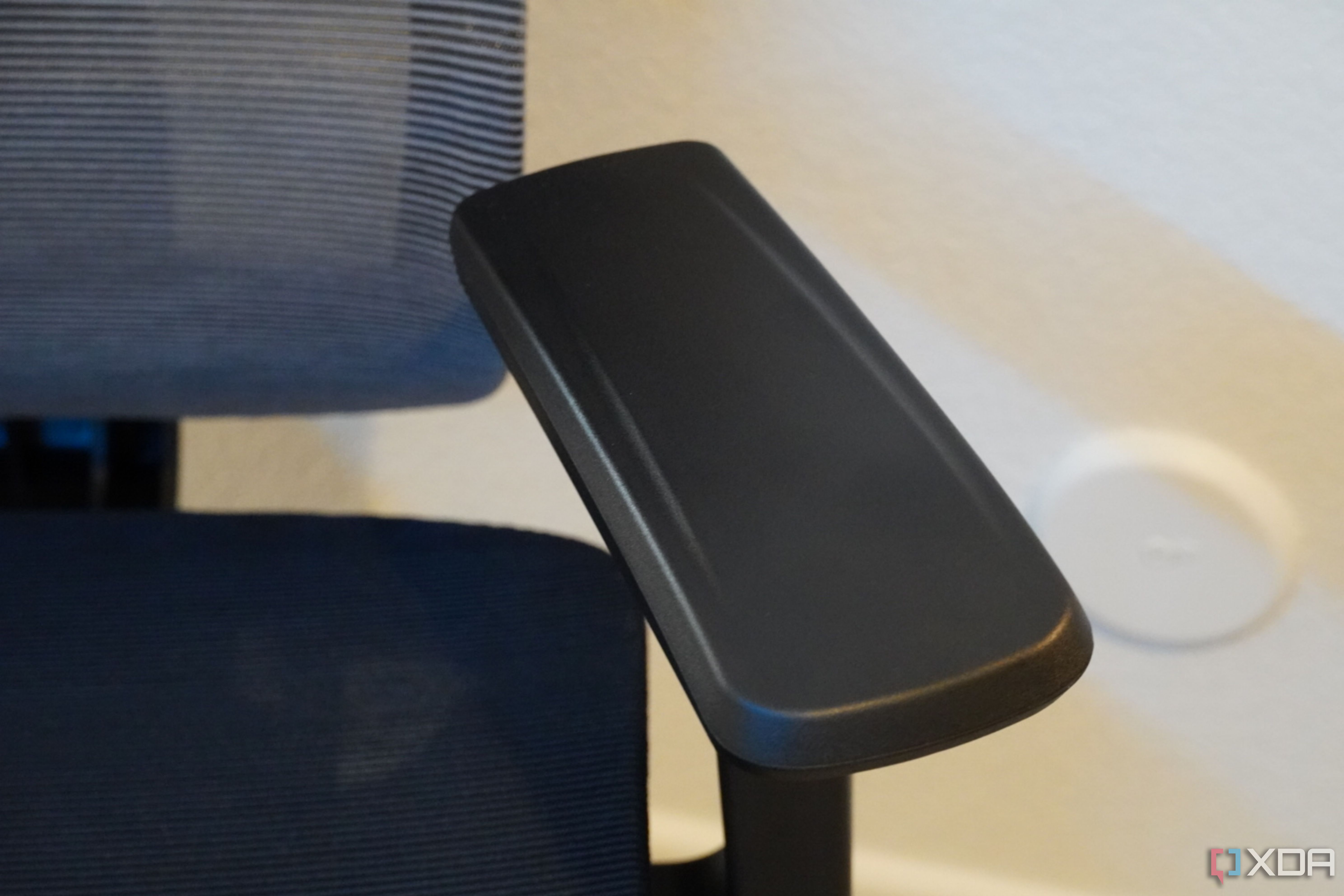 The arm rest on the FlexiSpot C7.