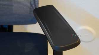 The arm rest on the FlexiSpot C7.