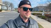 Man standing outside wearing Giunnar Optiks Cupertino in shades mode