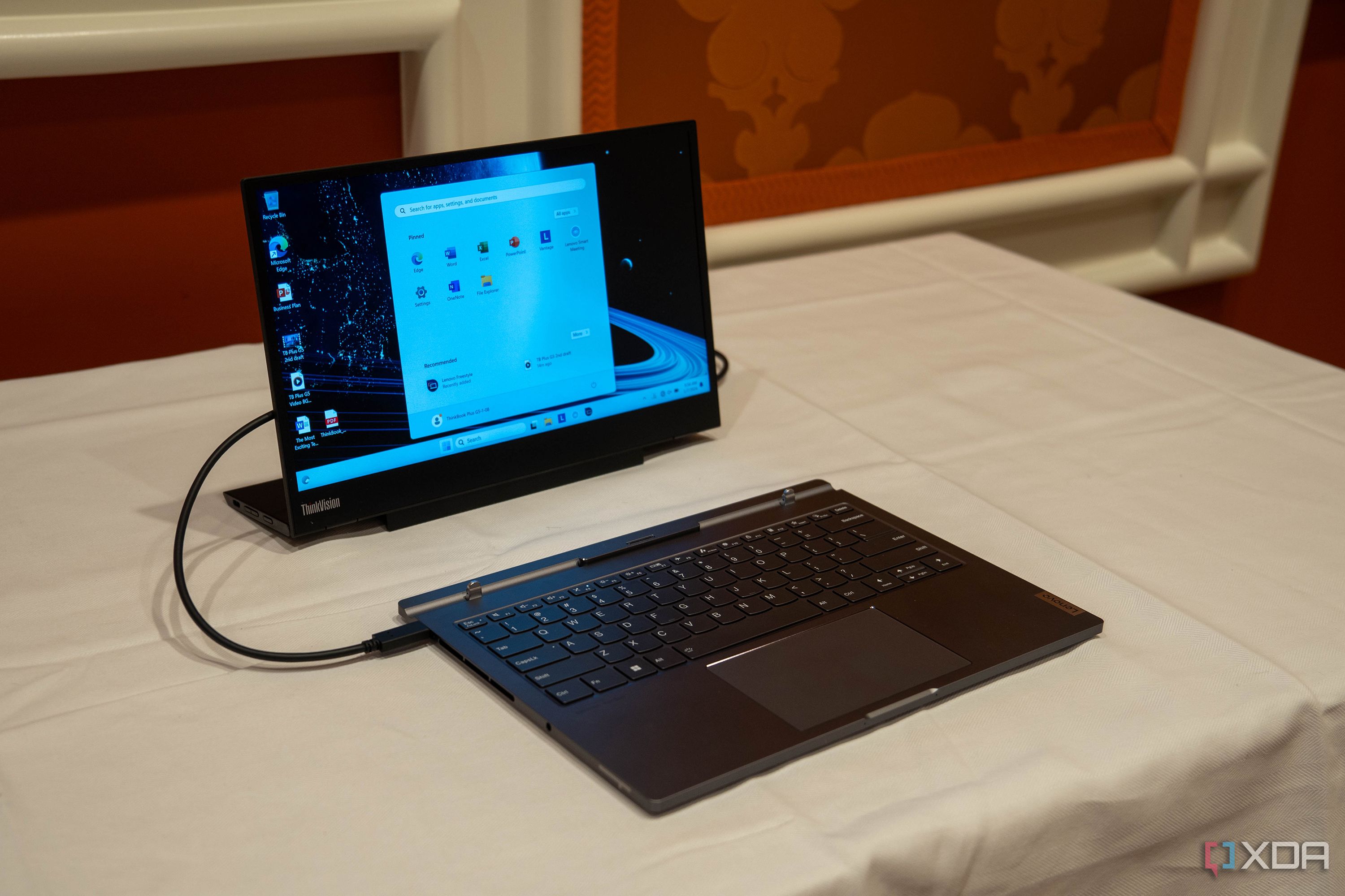 Lenovo ThinkBook Plus Gen 5 Hybrid-3-1