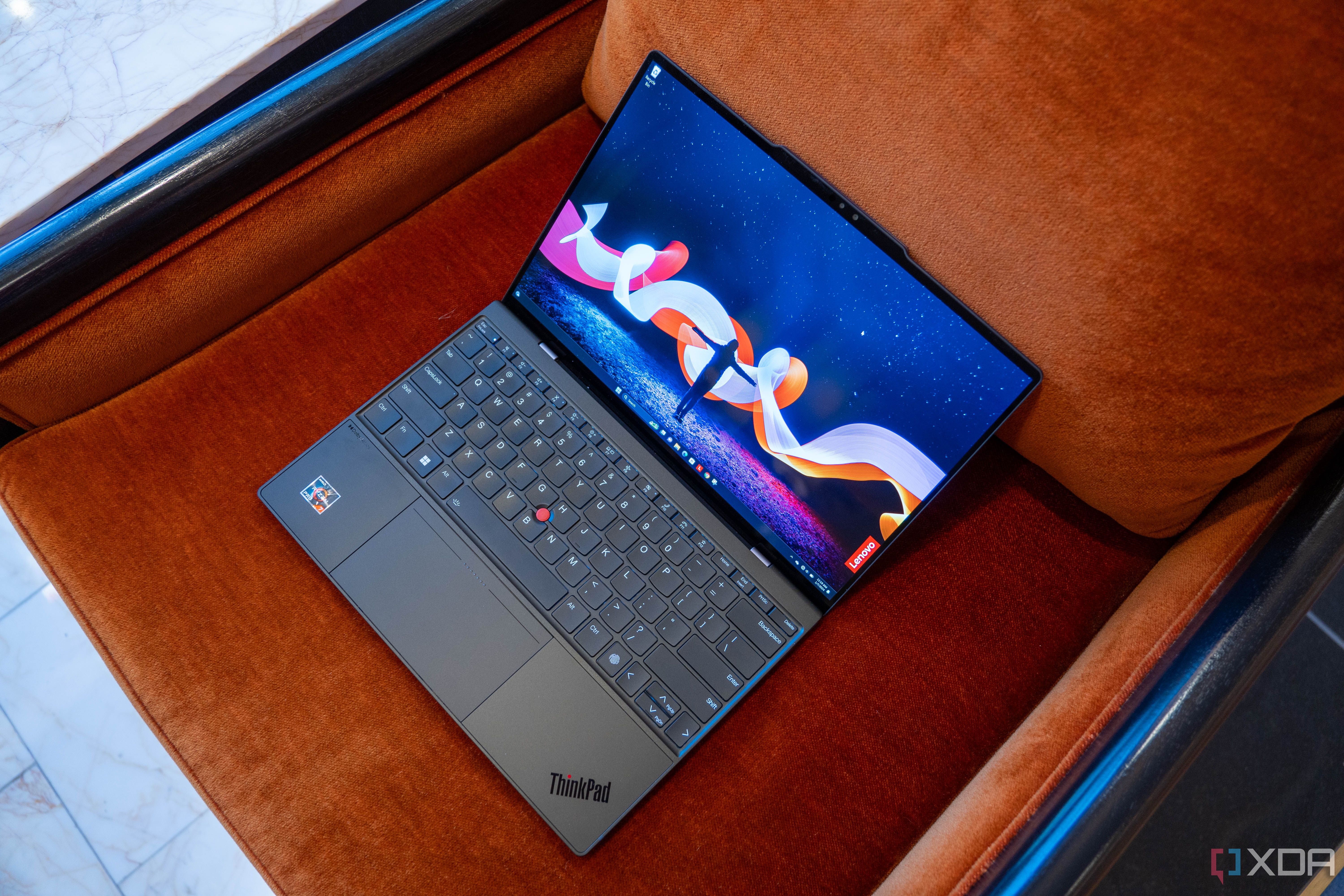 最終値下げ ThinkPad Z13 Gen 2 Ryzen 5 32GB ThinkPad Z13 Gen 2 | 13 inch sustainable, AMD Ryzen PRO