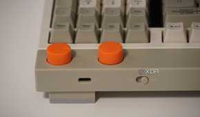 The USB-C port and knobs on the Lofree Block keyboard.