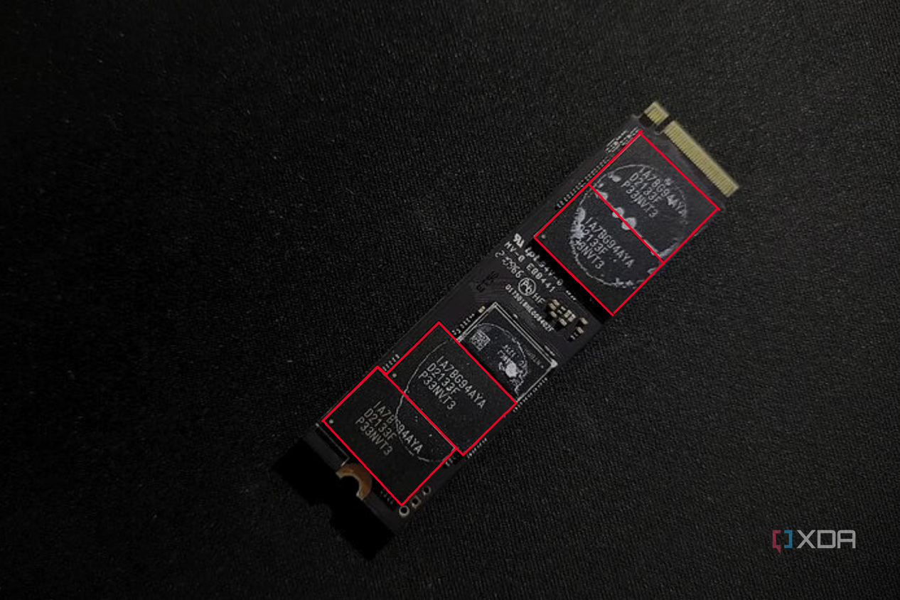 Image showing the NAND Flash chips on a MSI Spatium M480 on a black background